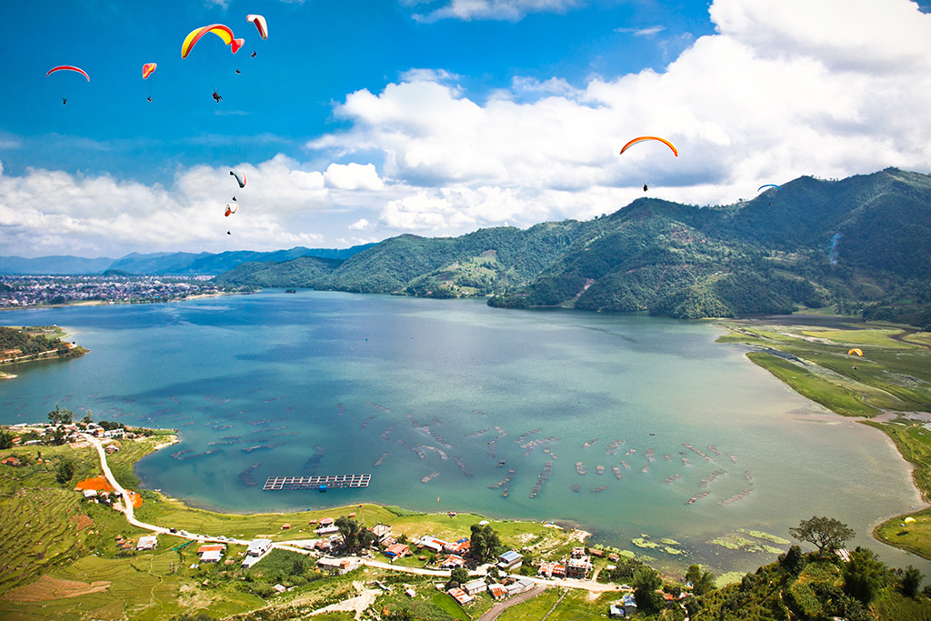  Parahawking in Pokhara, Nepal